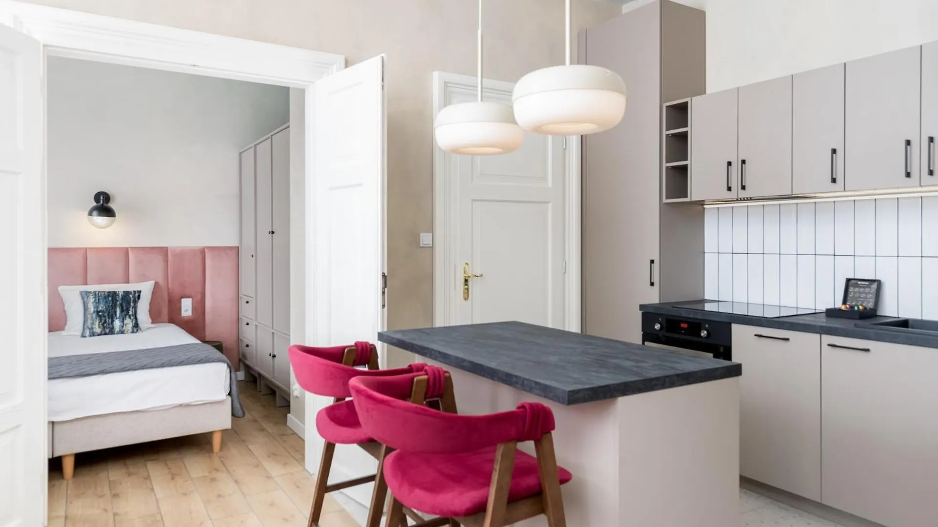 1898 Parkside Boutique Residence 크라쿠프 2*,